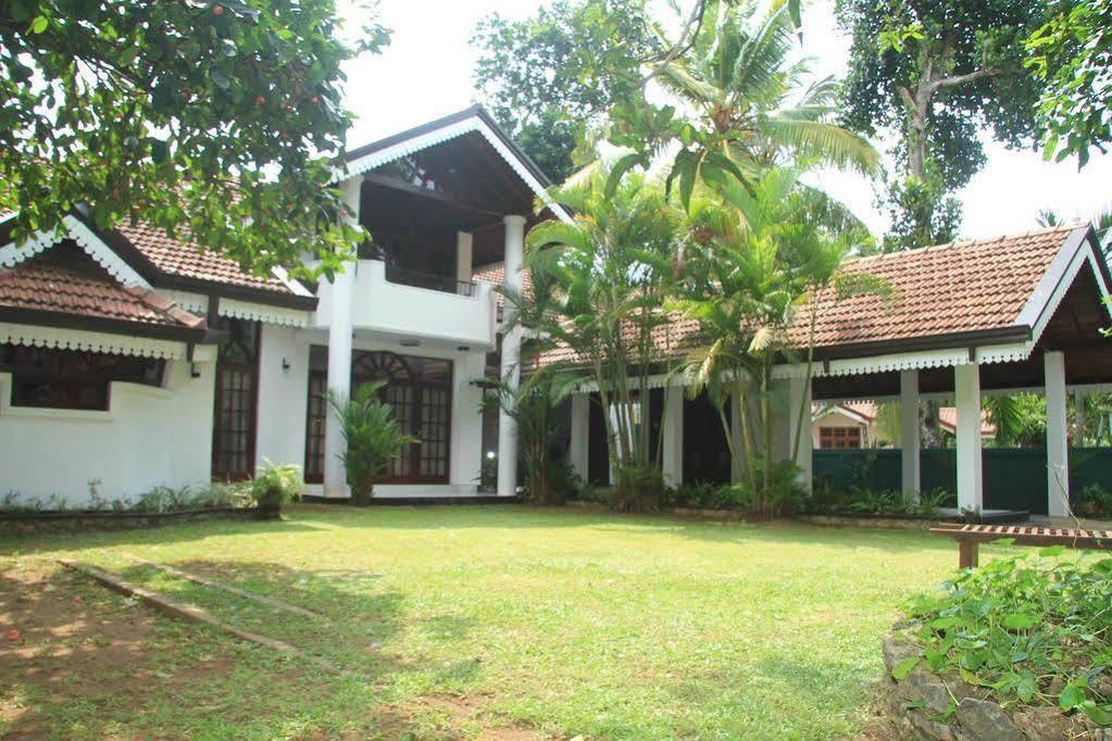 Villa Taprobane Negombo Exterior photo